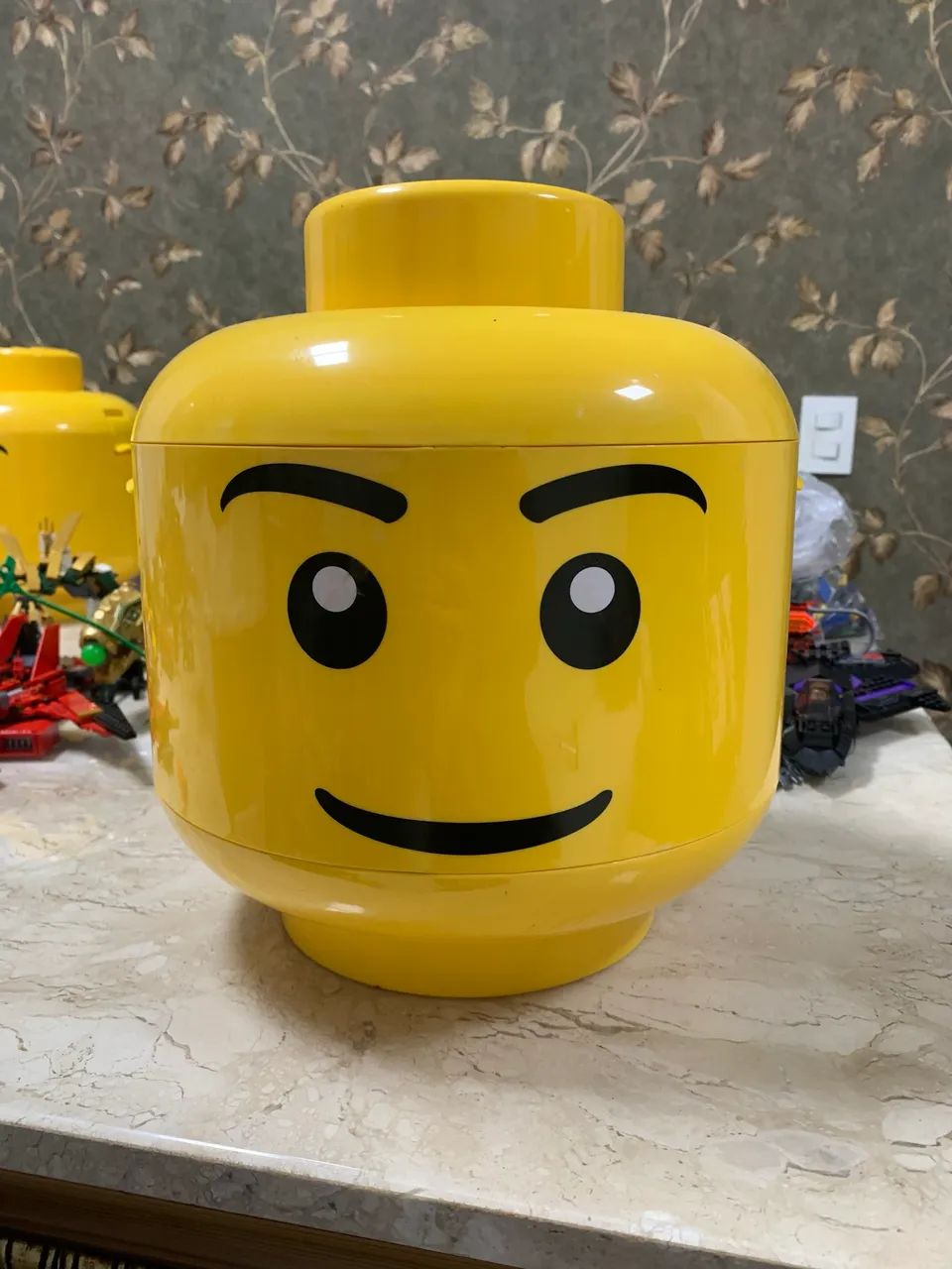 Caixa de cabeça grande - LEGO