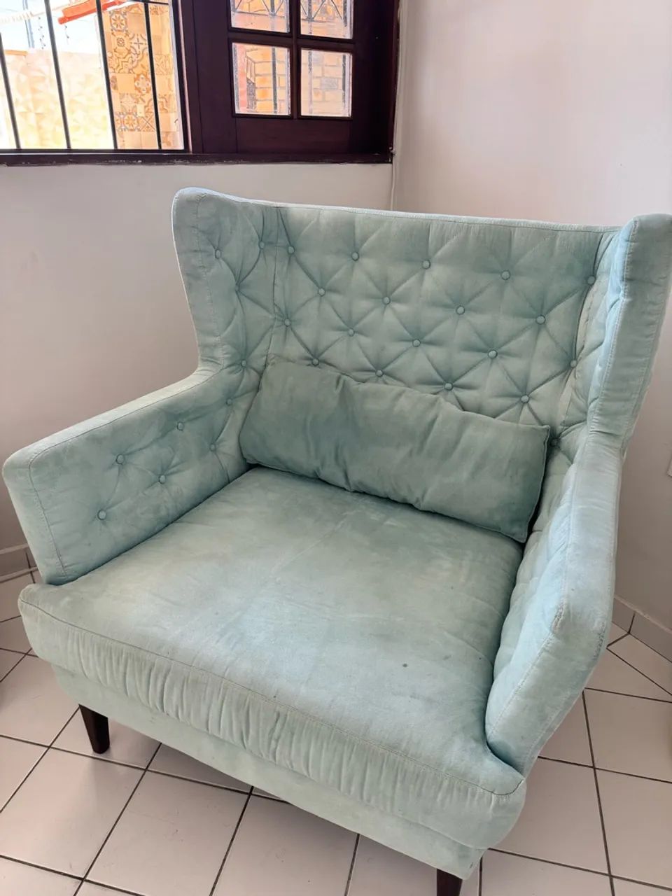 POLTRONA DECORATIVA CAPITONÊ - AZUL TIFFANY 