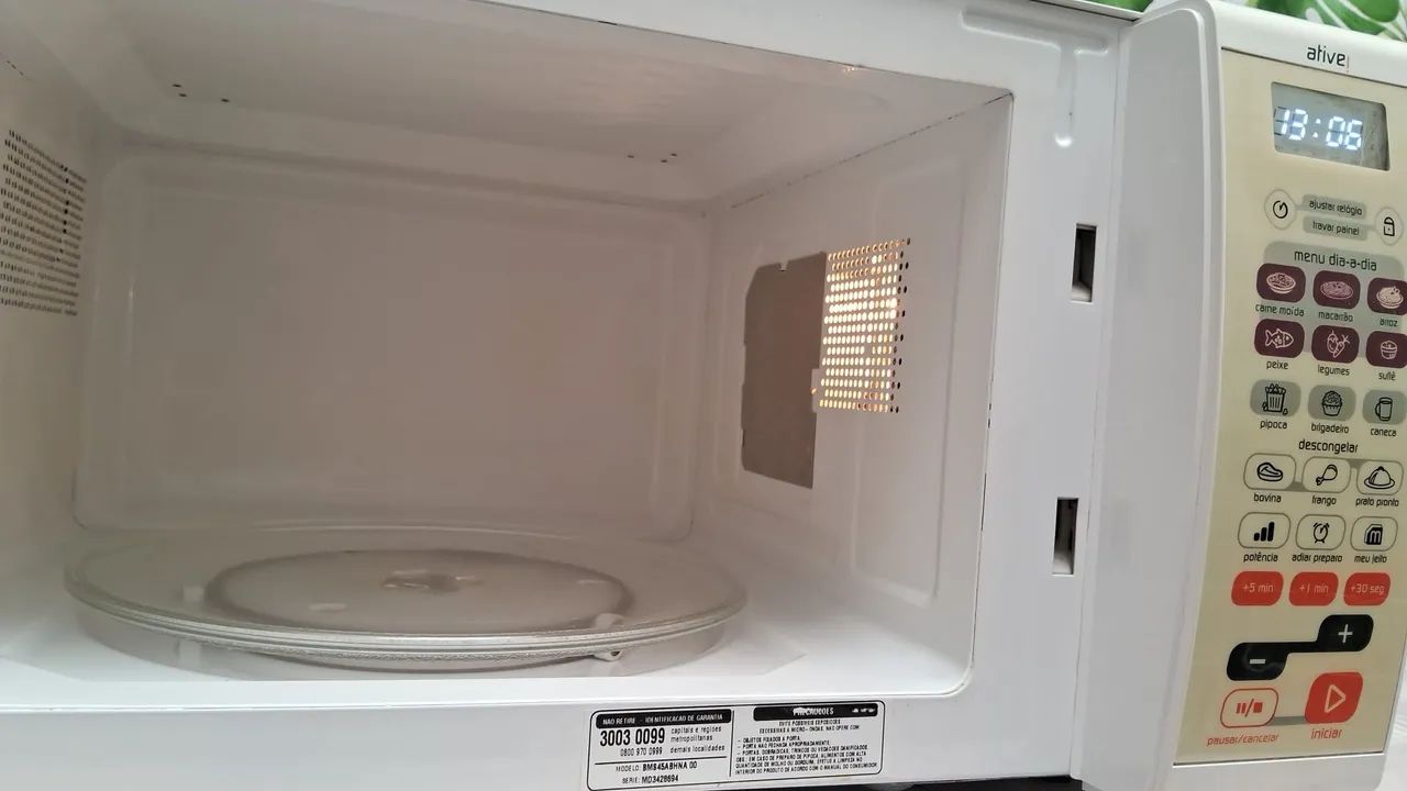 Microondas Brastemp - 30 litros -modelo  ative  - Ótimo funcionamento  - Foto 3
