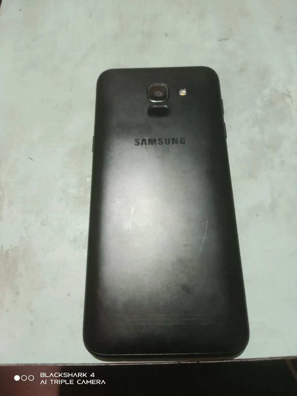 Smartphone J6  - Foto 2