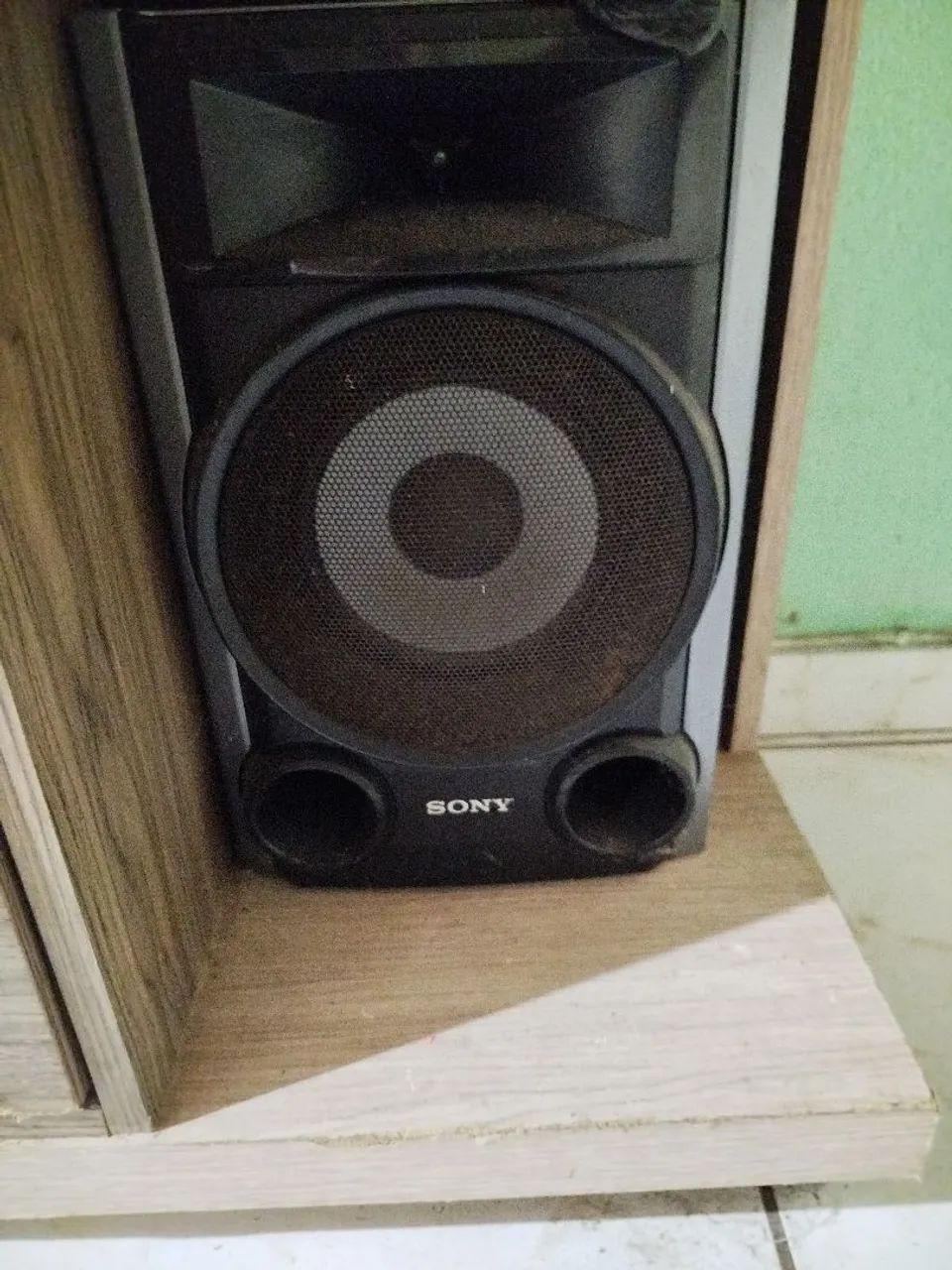 Caixa de som Sony Genezi