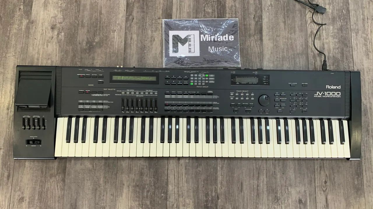 Roland JV 1000 