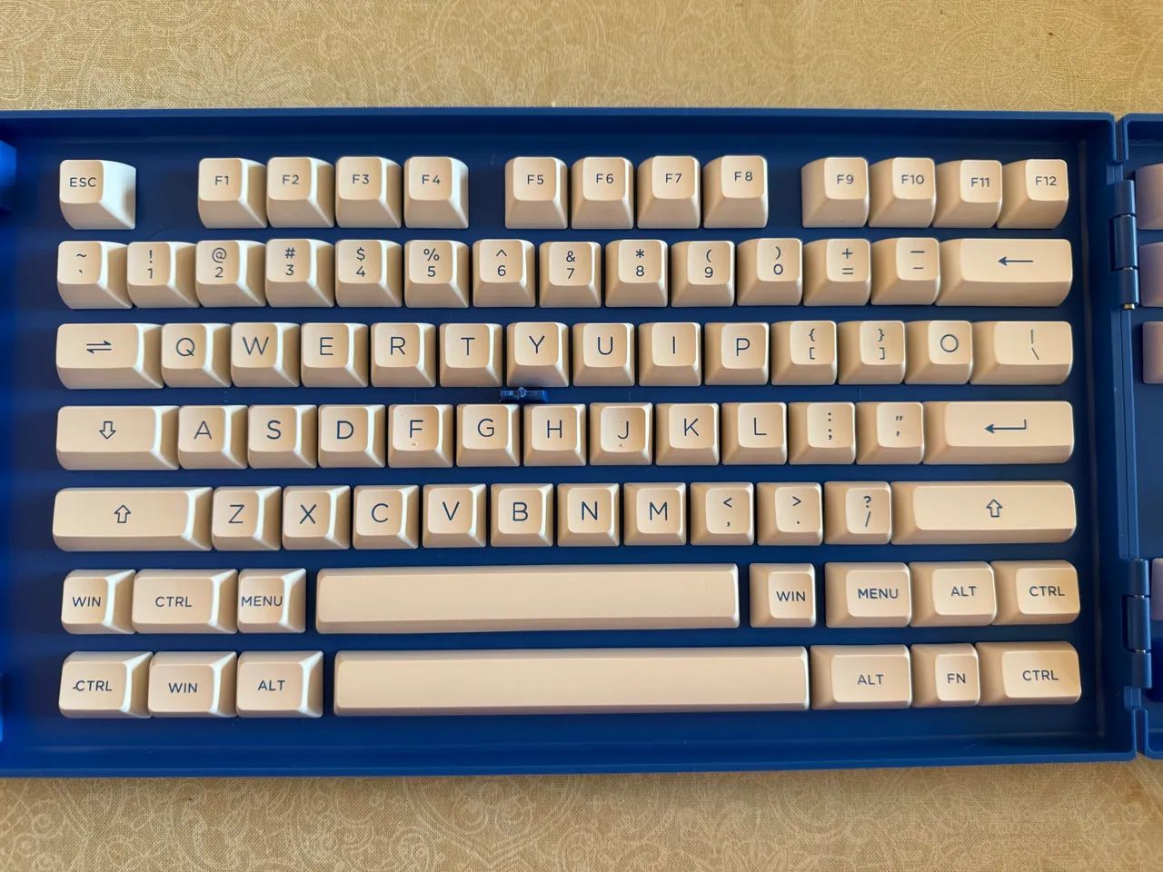 Keycaps para teclado mecânico Akko branco e azul - Foto 3