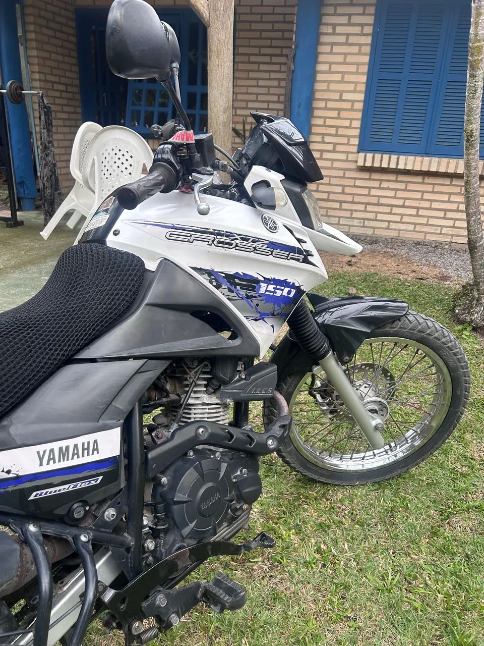 Yamara Xtz crosser