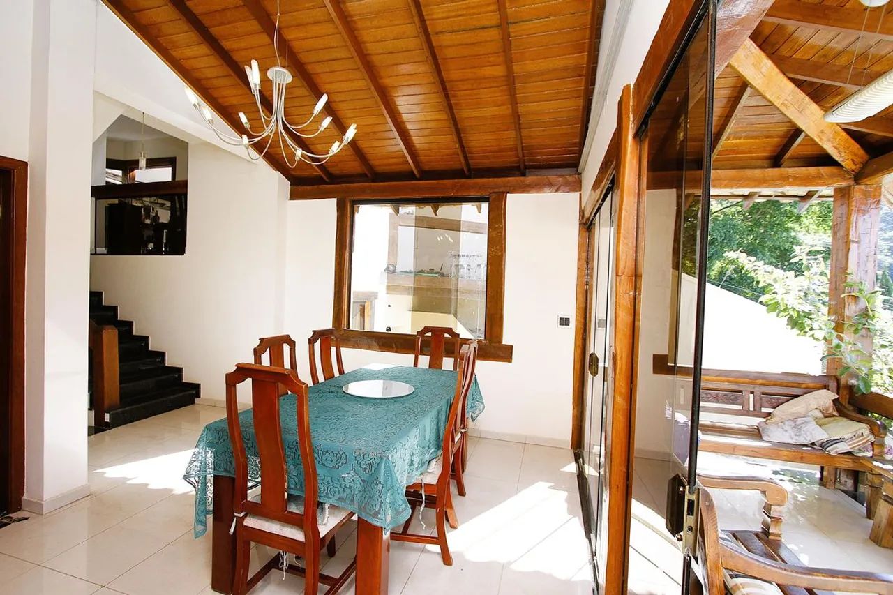 Casa à Venda - São Bento, 6 Quartos, 400 m2