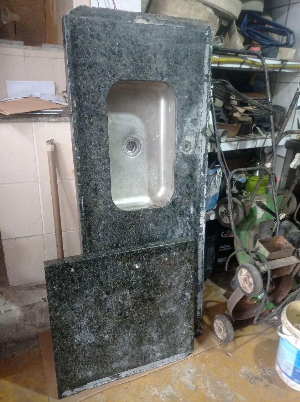 Vendo pia com bancada comprimento da bancada 61/5de largura e 67 de comprimento e a pia  - Foto 2