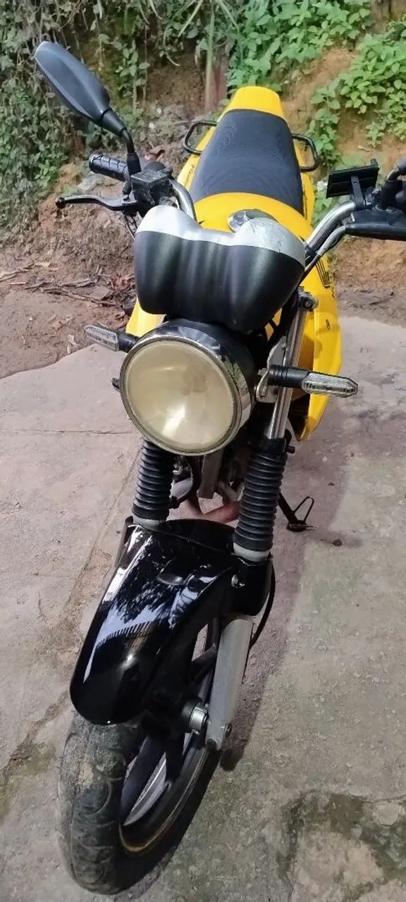 Pra vender ligeiro Twister ano 2007 CBX 250 cor amarela em perfeito estado de conservação  - Foto 4