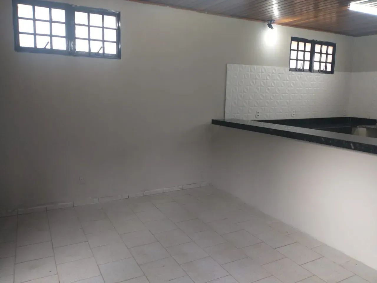 Aluga-se cômodo comercial com 50m² com excelente localização na rua da faculdade Unifran. - Foto 3