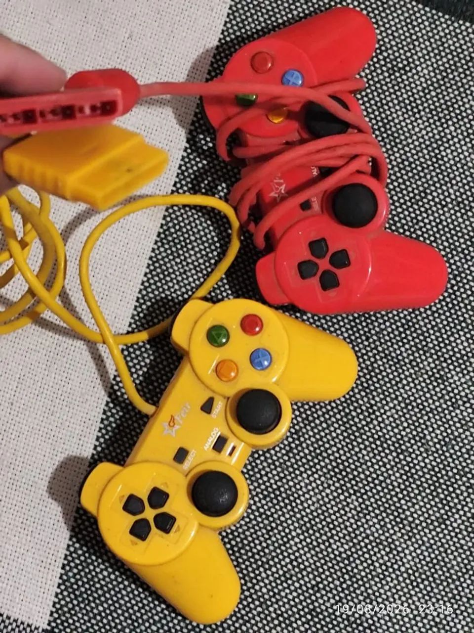 Manetes de vídeo game.
