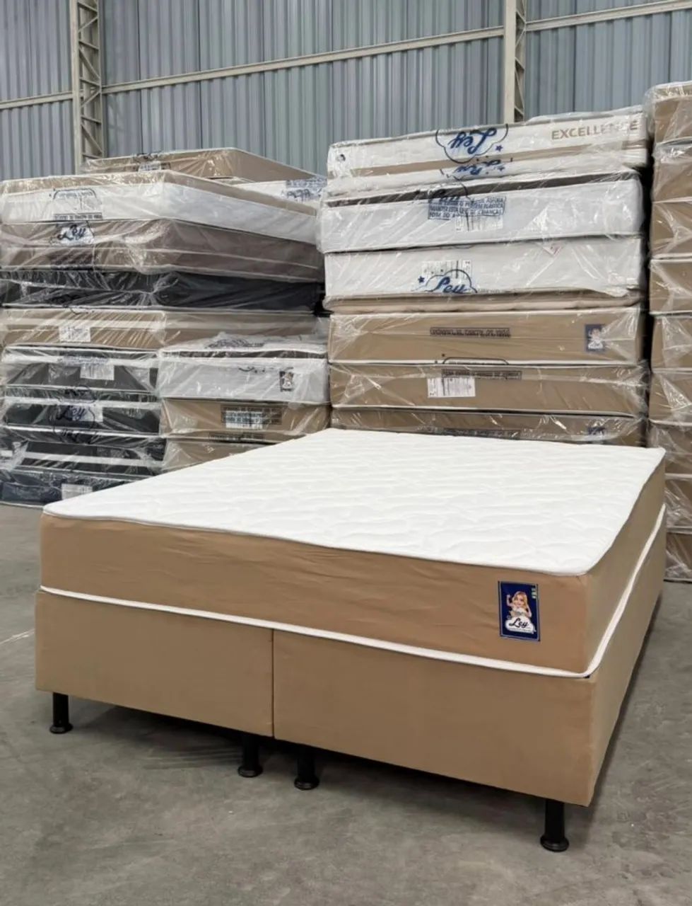 Cama QUEEN Ouro Luxo