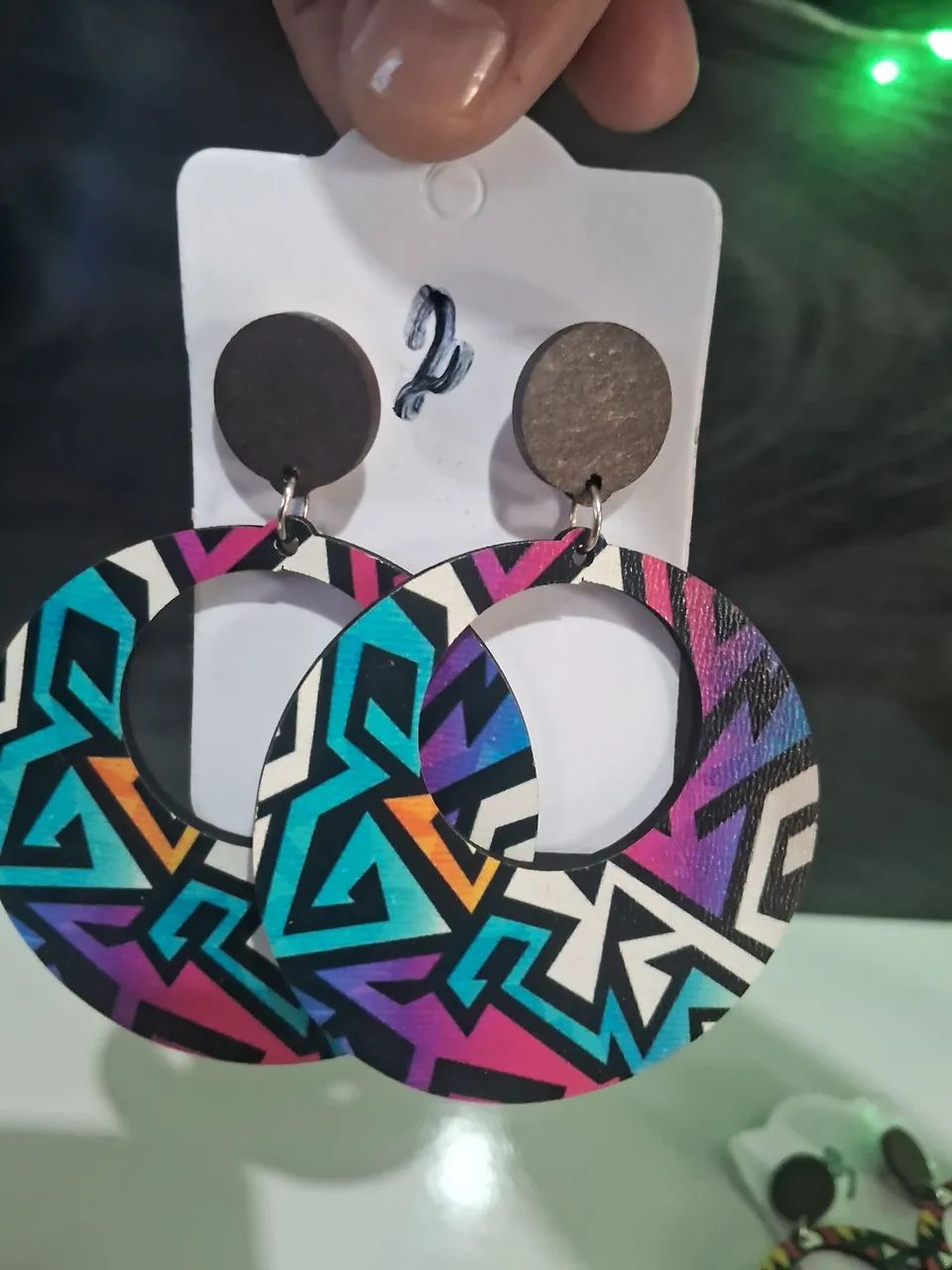 Brinco círculo vazado afro. - Foto 4