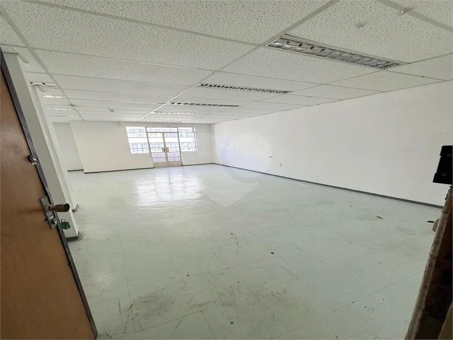 Salas à venda ou para locação em República - SP