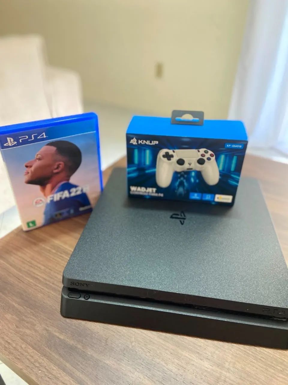 PlayStation 4 Slim 500GB  + Jogo FIFA 22 - Revisado e Higienizado