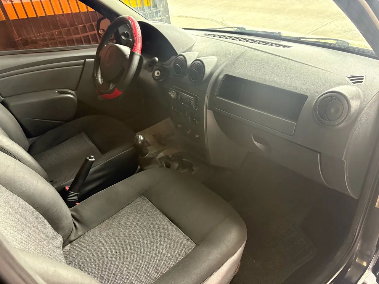 Renault Logan Authentique Hi-Flex 1.0 16V 4p, foto 9 de 9