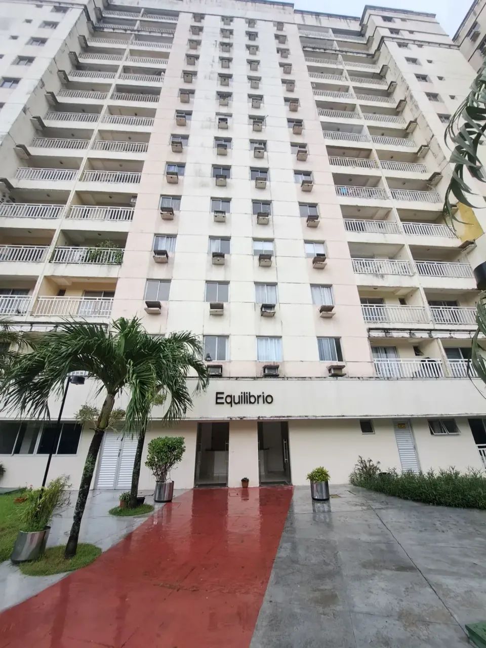 Locação Residencial Pleno com 3 quartos sendo 2 suites