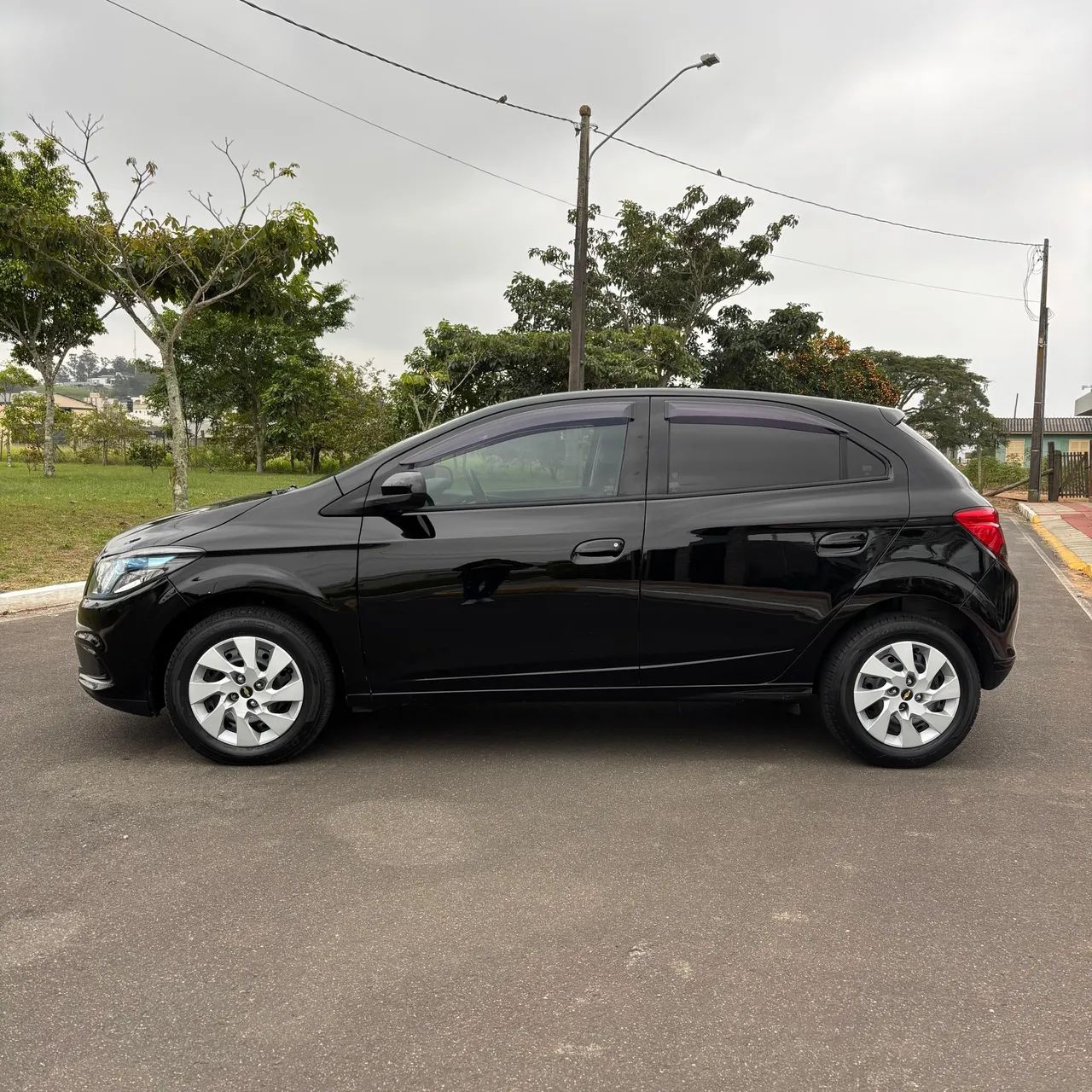Chevrolet Onix Hatch LT 1.4 8V Flex Power Mec. 4P 2015 - Foto 2