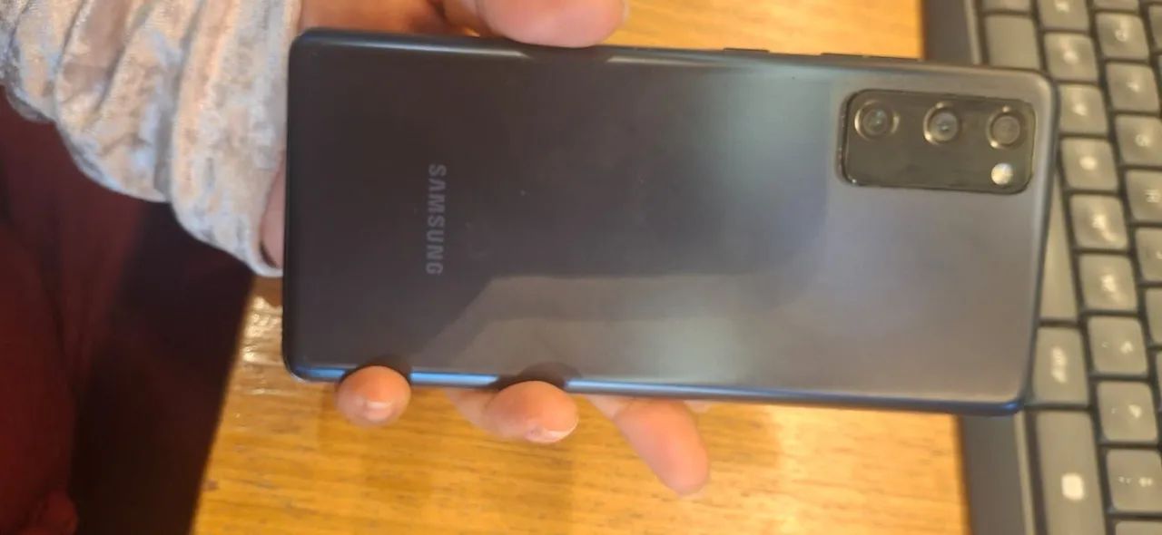 Celular Samsung S20fe 128gb 6gb RAM AMOLED DE 6.5 POLEGADAS - Foto 3