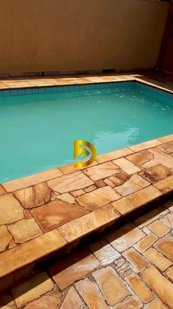 Casa Residencial com 3 Quartos (1 Suíte) e Piscina em Uberaba - Estados Unidos