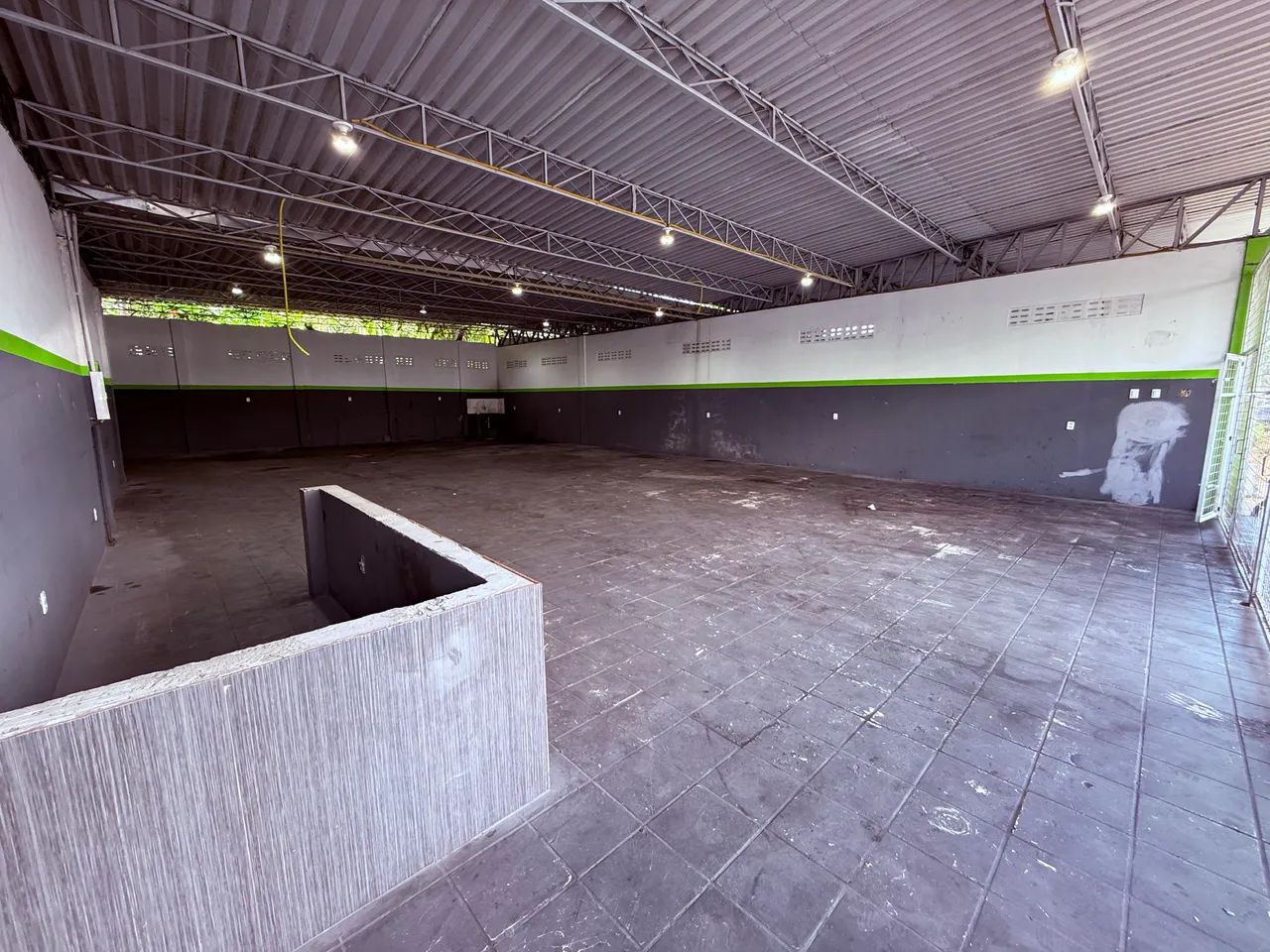 Alugo Ponto Comercial na Tancredo Neves - Foto 3