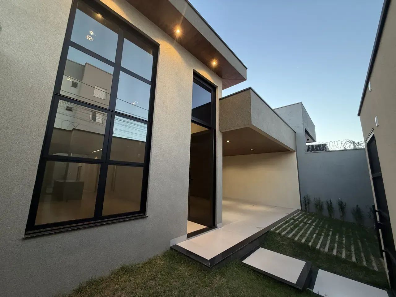 Casa para venda possui 149 metros quadrados com 3 quartos - Foto 2