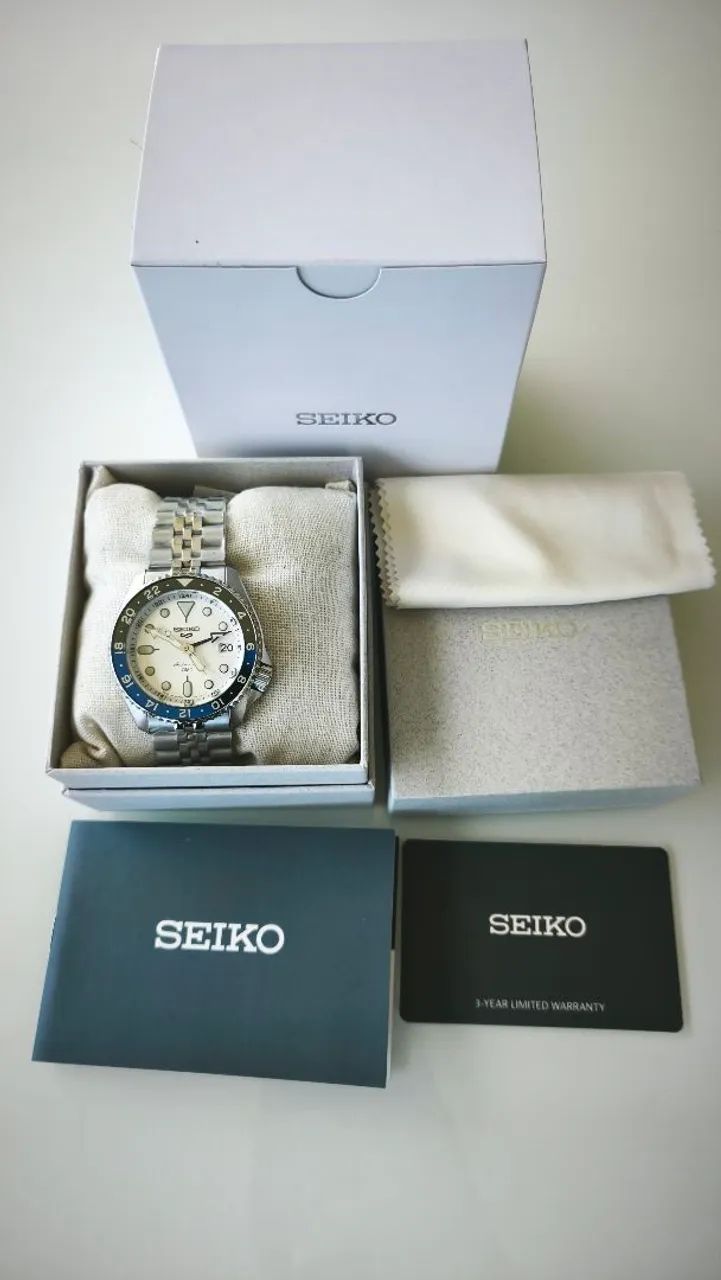 Seiko 5 Sport GMT Batman White  - Foto 3