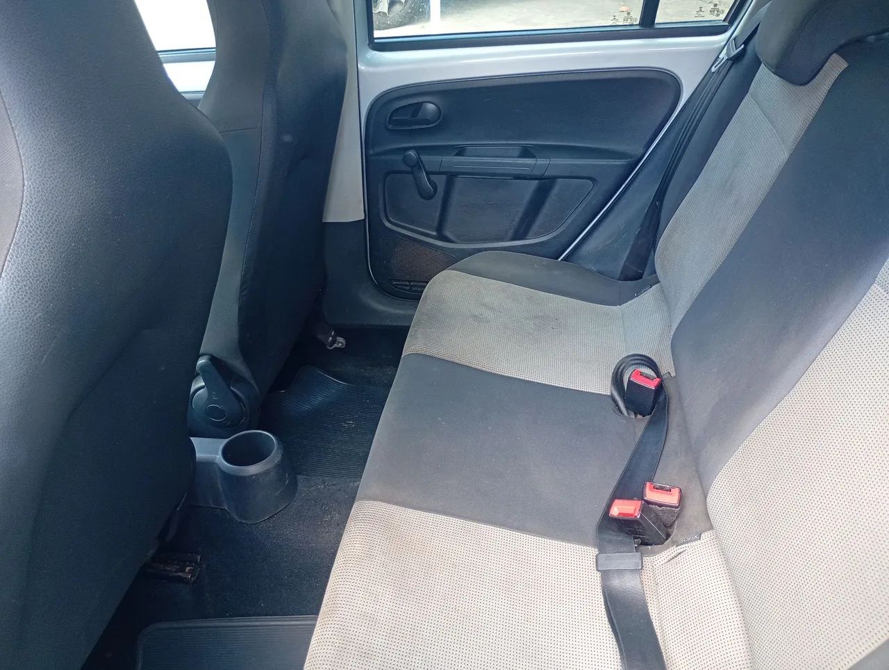 Volkswagen Up! Take 1.0 Total Flex 12V 5P 2015 - Foto 4