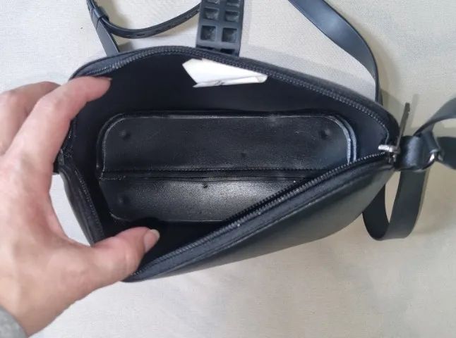 Bolsa Colcci Preta Com Tachas Original - Foto 4
