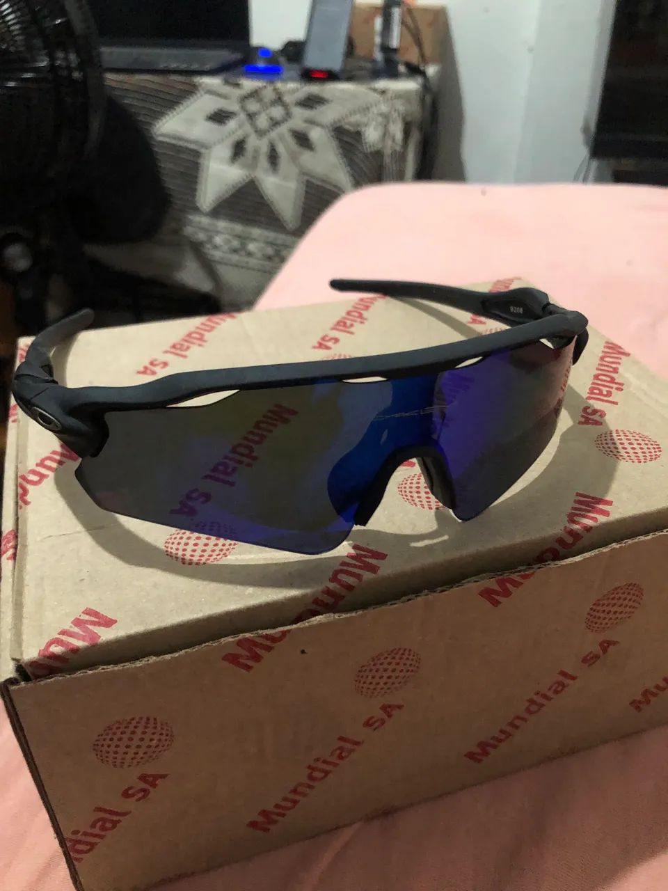 Oakley Radar  - (Leve Detalhe na Haste)
