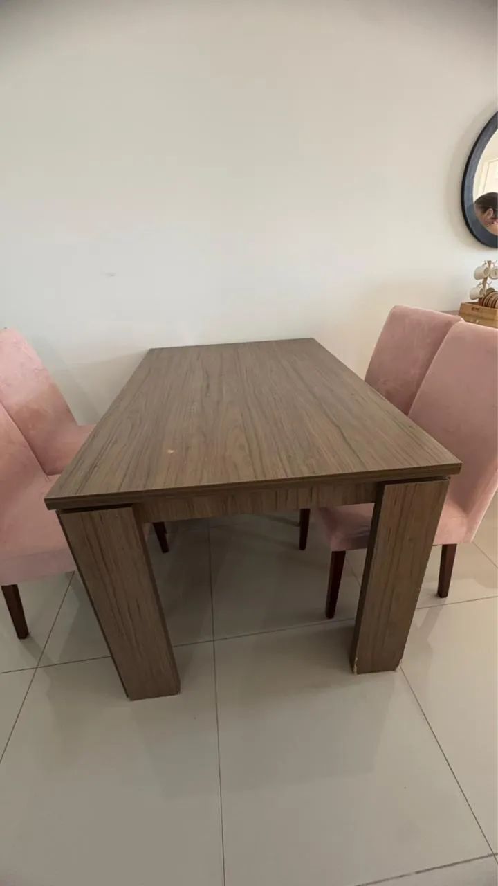 Mesa de jantar 4 lugares de madeira65082643342211124