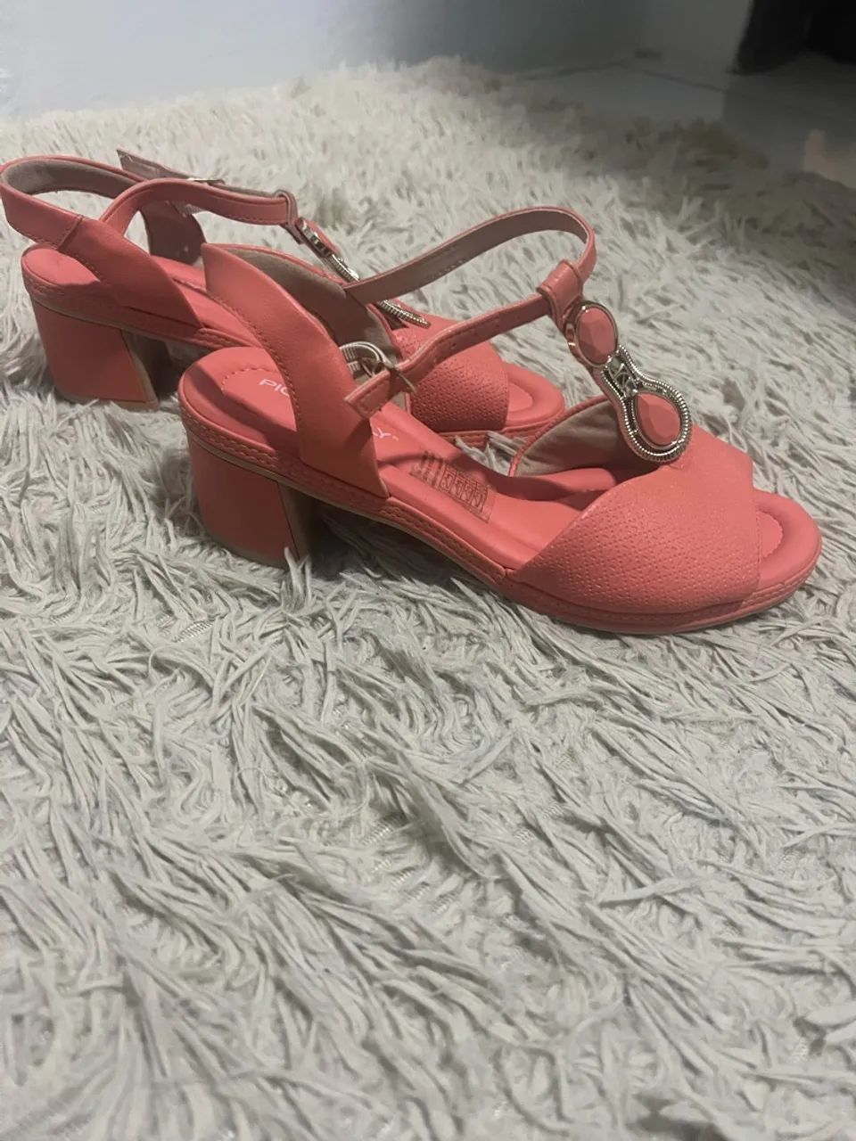 Vendo sandália picadilly 