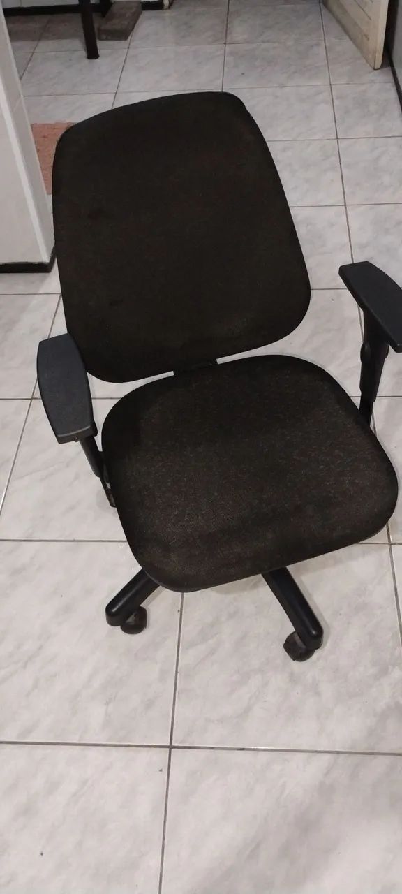 Cadeira para escritório acolchoada. - Foto 2