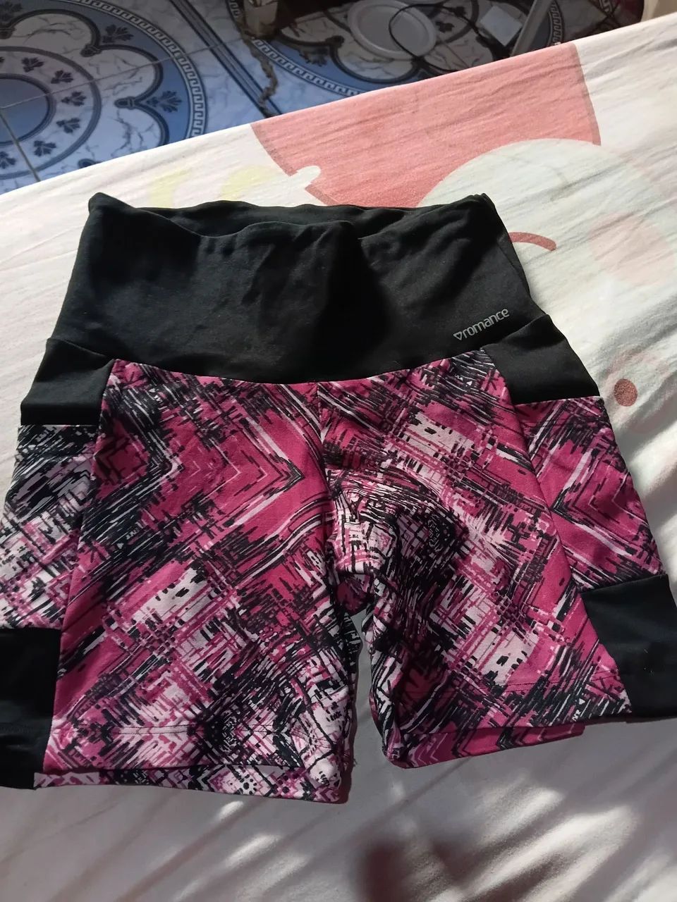 Vende-se Roupas Roamce semi novas - Foto 3