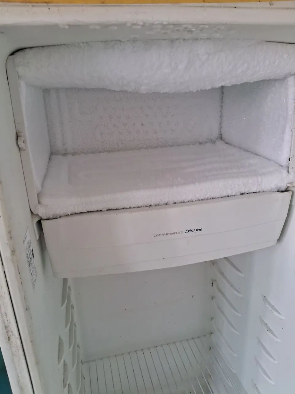 Geladeira usada. 