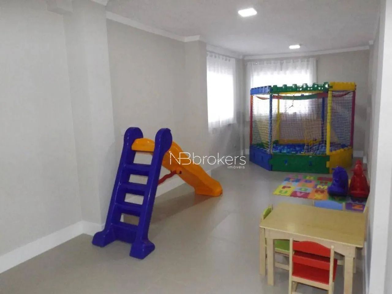 AMPLOS AMBIENTES E SOFISTICAÇÃO: COM SUÍTE E 2 VAGAS! - Foto 3
