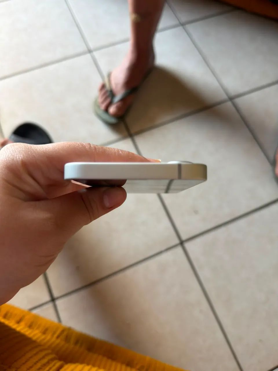 Vendo iPhone 16e  - Foto 2