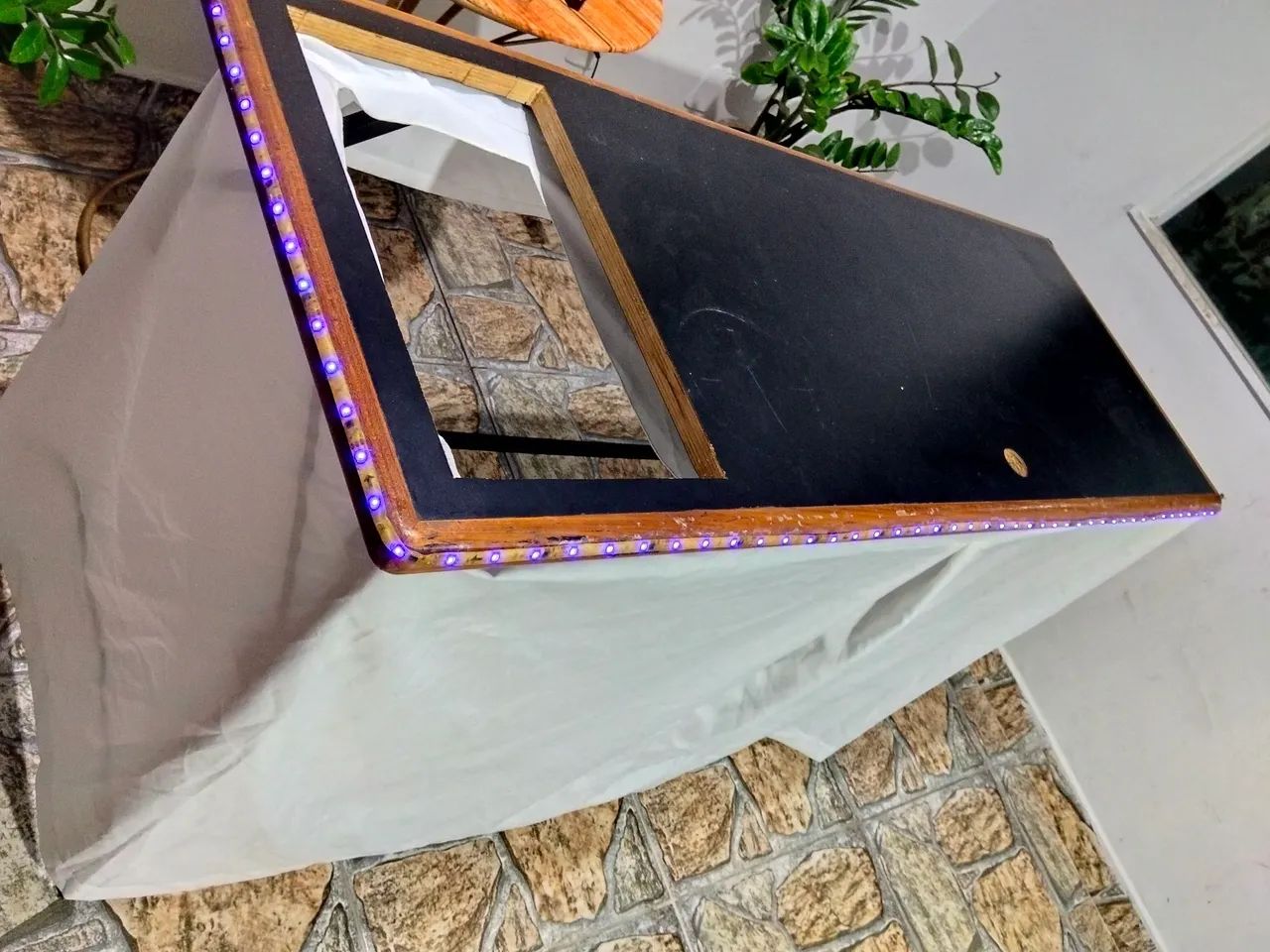 Vendo mesa de Metalon para som - Foto 3