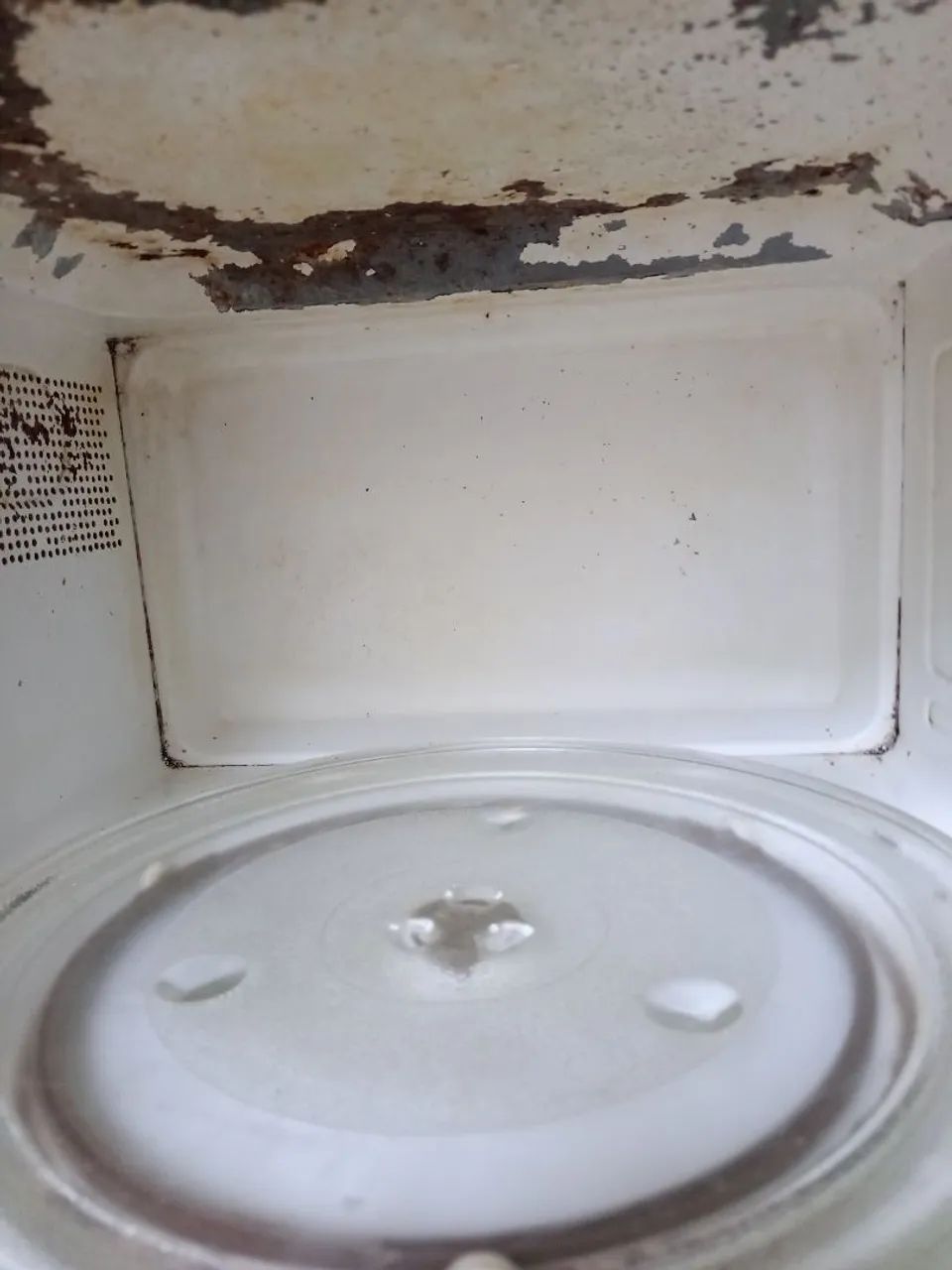 Vendo microondas Brastemp descascando,mas aparelho funcionando normalmente 