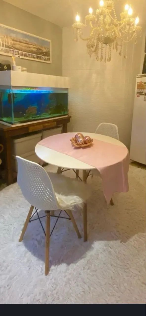VENDO MESA COM 1 CADEIRA - Foto 2
