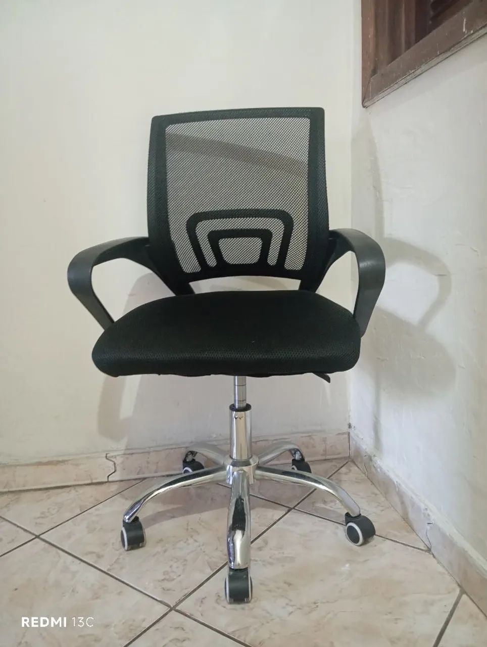 CADEIRA DE ESCRITÓRIO NOVA