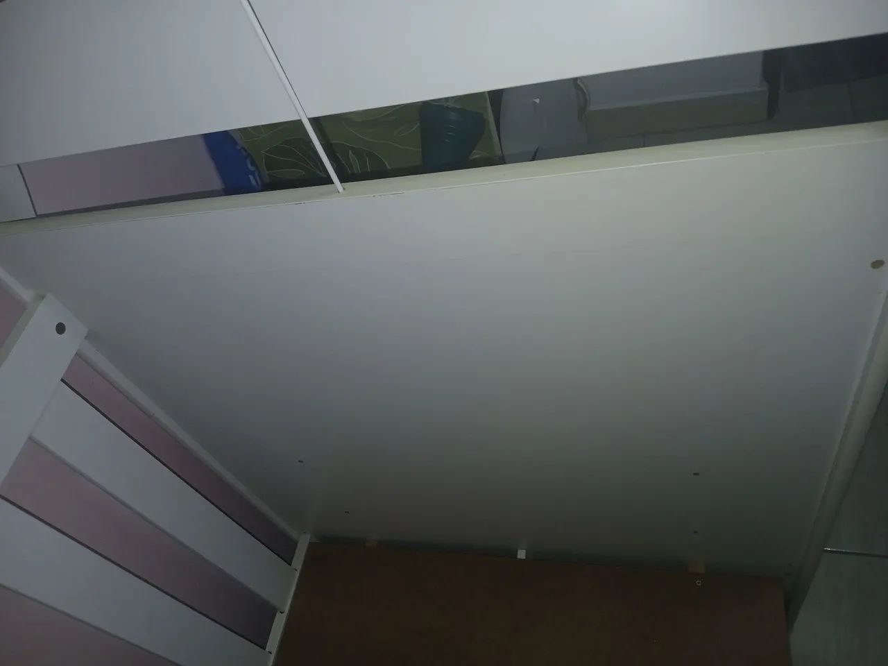 Vendo um berço sofá com o colchão e canguru 
