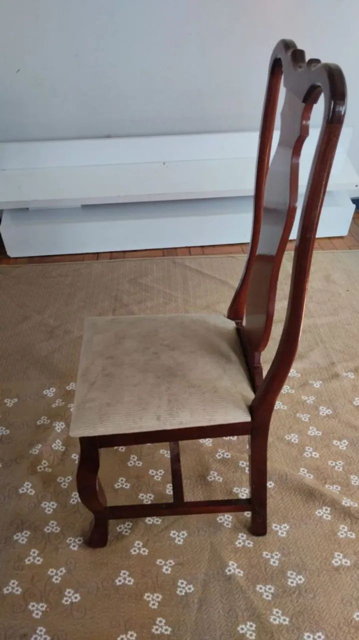 Mesa com 6 cadeiras 