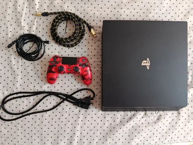  PlayStation 4 Pro (PS4 Pro)