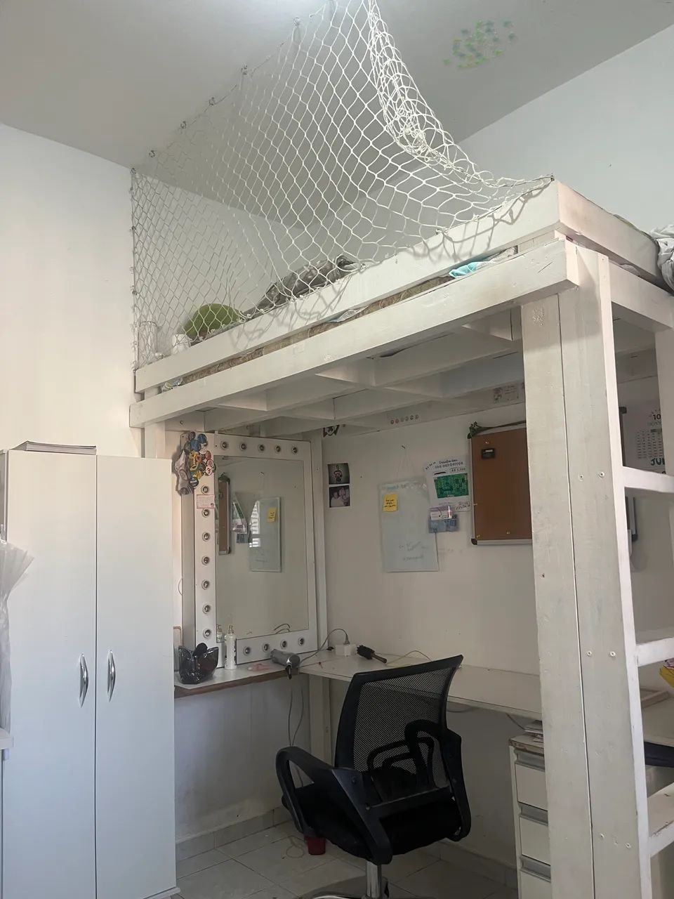  Cama de solteiro suspensa com colchão. - Foto 2