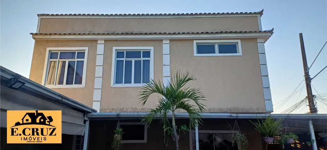 Casa Duplex com Área Comercial - Imbariê 