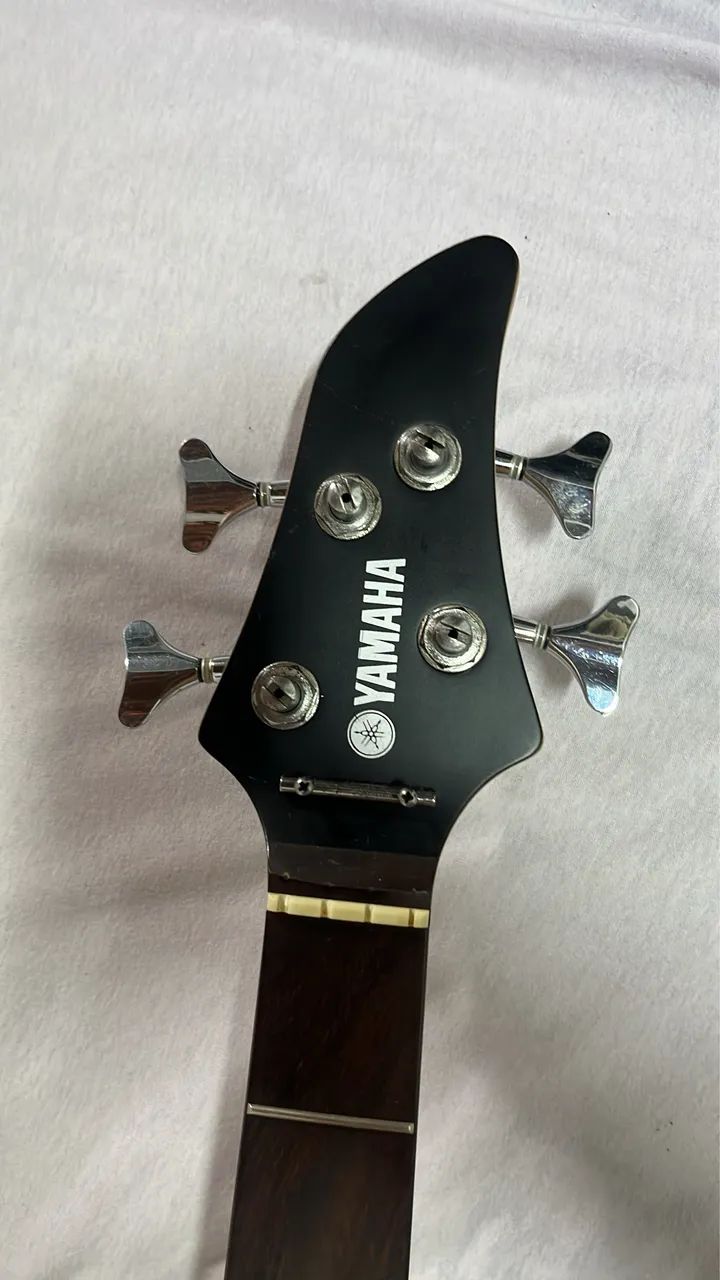 Baixo Yamaha RBX270J