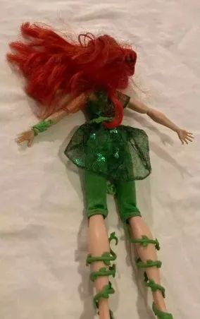 boneca hera venenosa - Foto 4