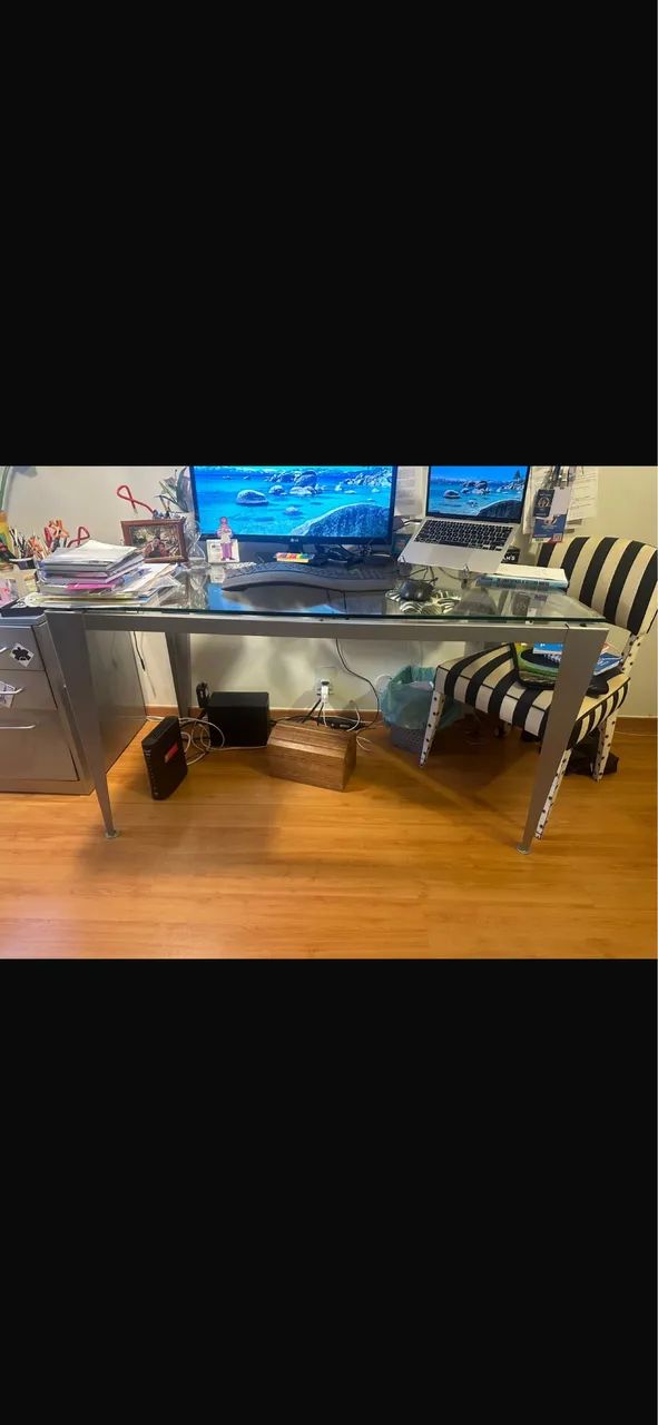 Escrivaninha/ mesa de escritório/ Mesa de vidro Tok&Stok design moderno - Foto 2