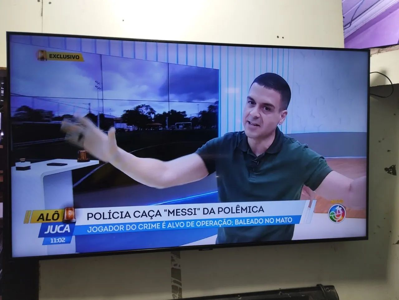 Vemdo 2 tvs uma 50 polegadas smart 4k Samsung perfeito sem defeito 