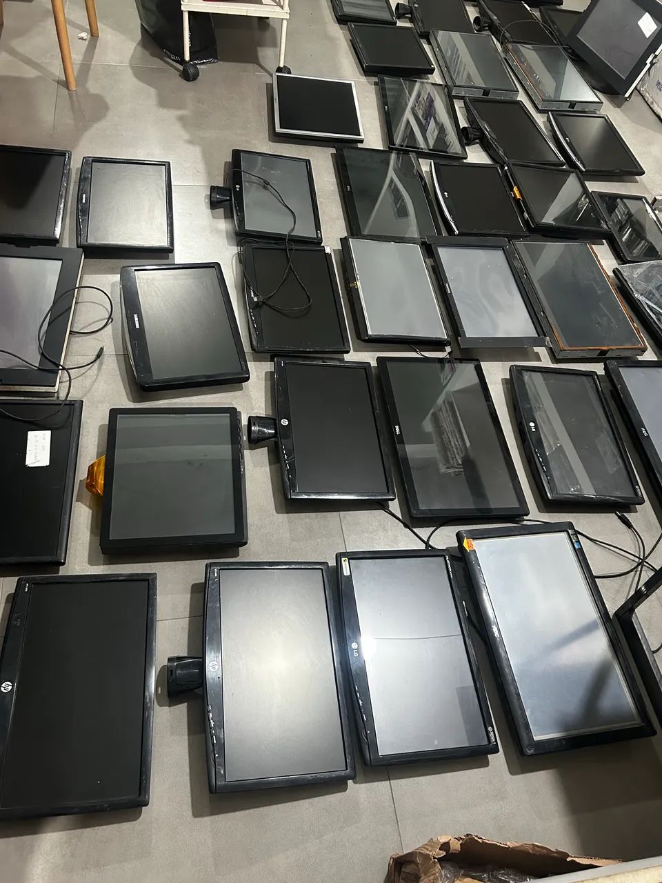 Lote de Monitores Variados - Foto 4