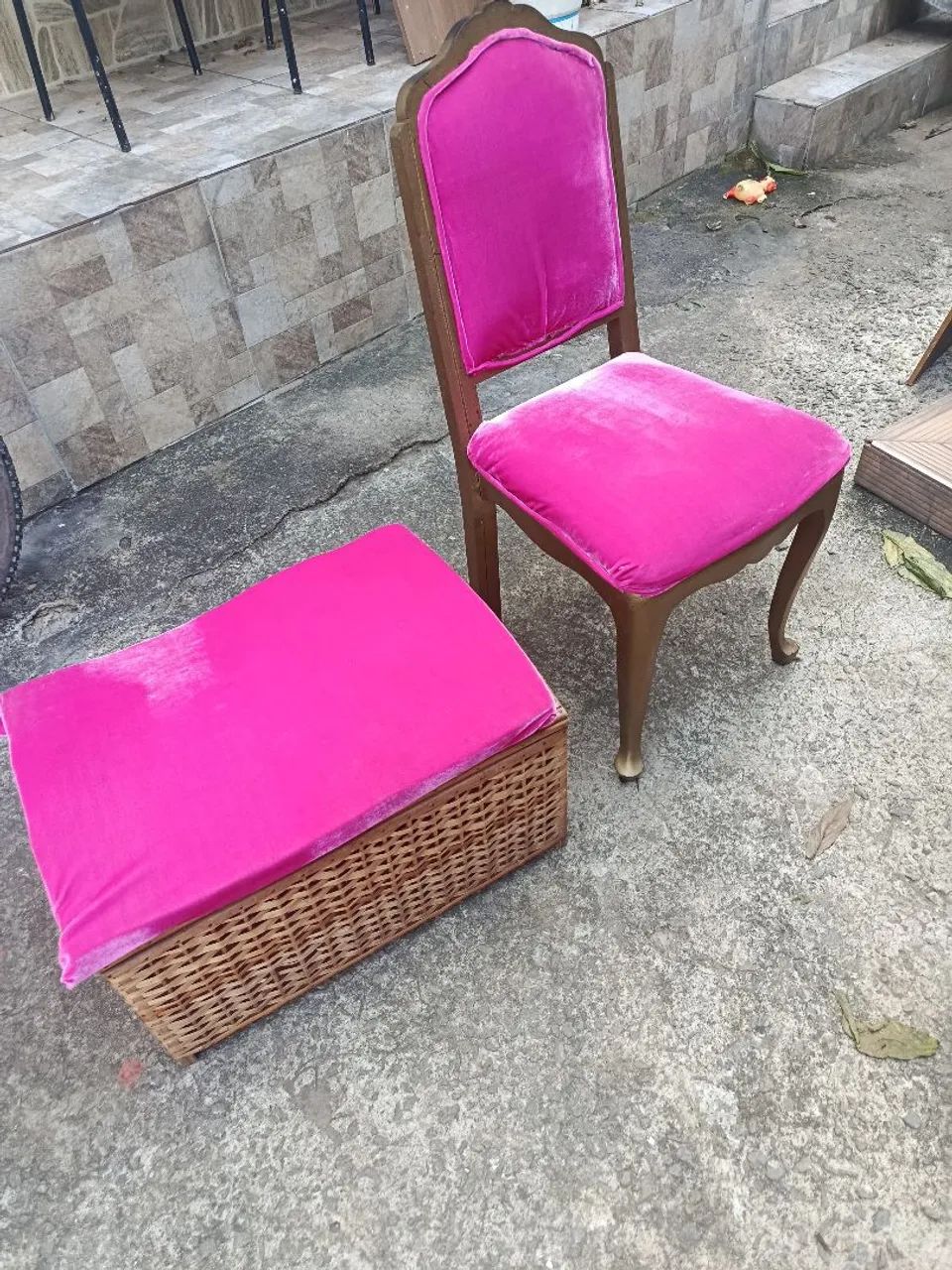 Cadeira e cesto